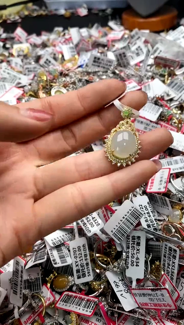 【闪购商品】翡翠戒指银S925镶嵌888888    0