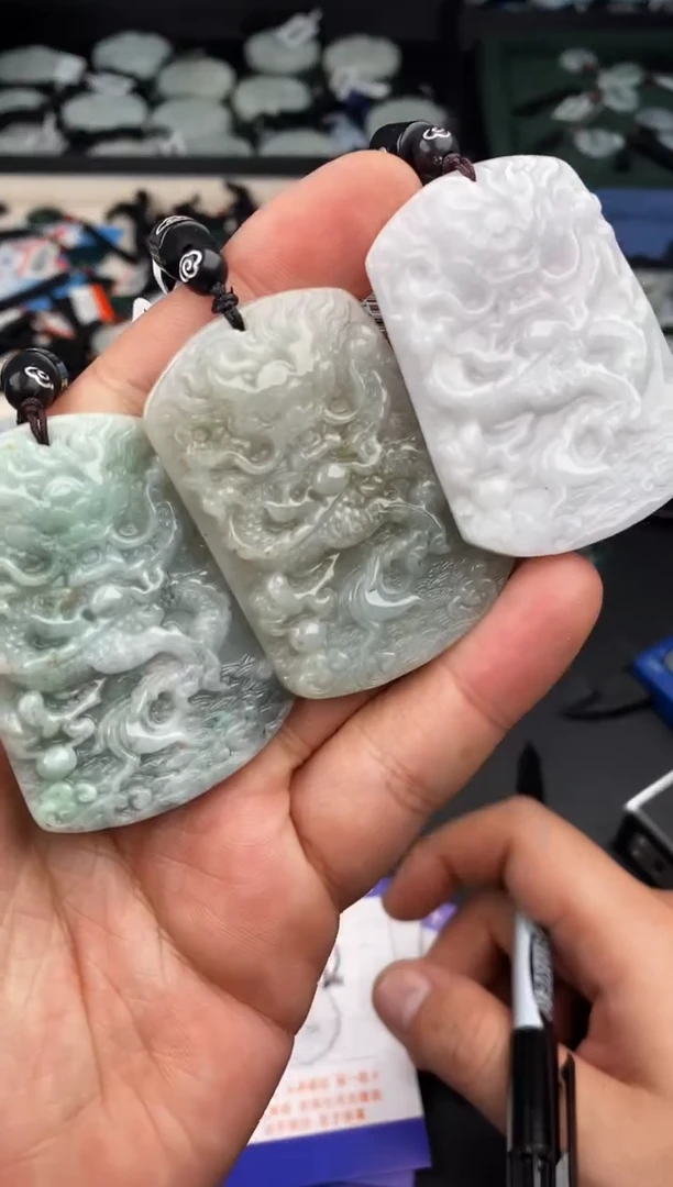 【闪购商品】翡翠颈饰未镶嵌  多样性发其一