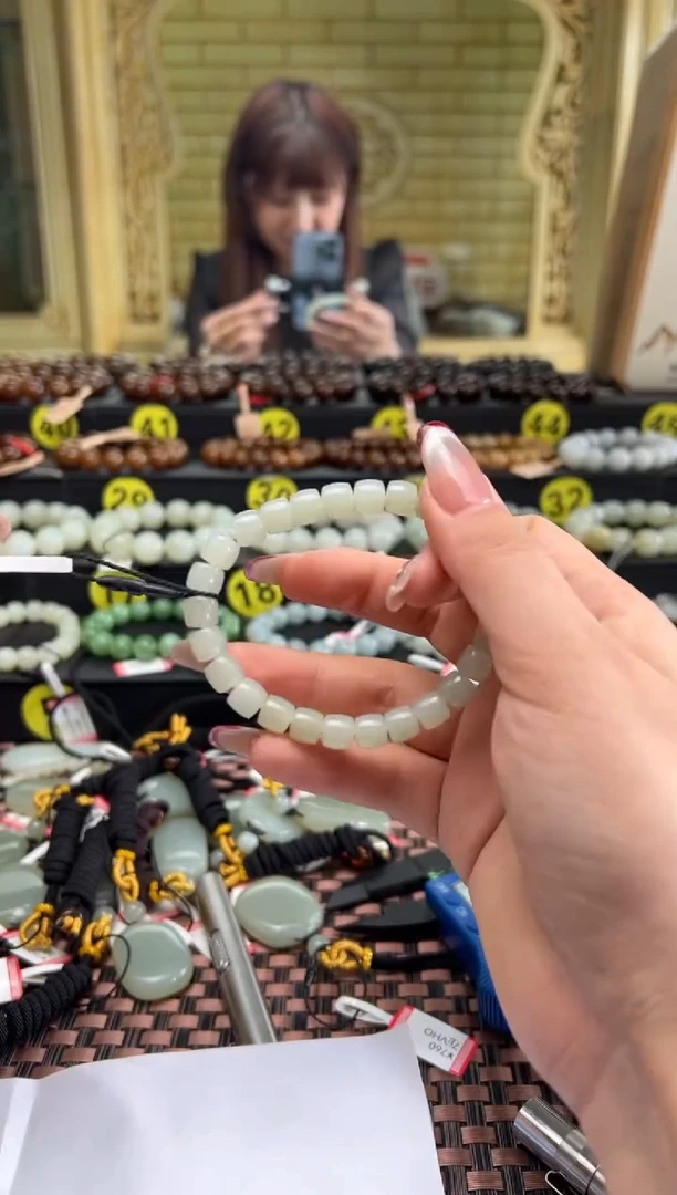 【闪购商品】和田玉手串未镶嵌且末料青白玉直切卡7*8手串