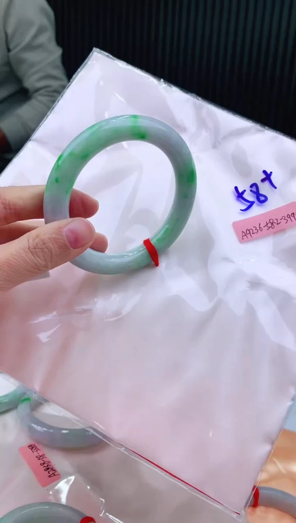 未镶嵌手镯翡翠58+