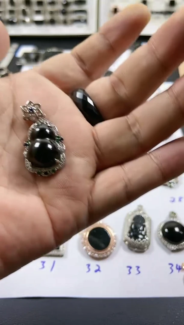 吊坠(赠链)银S925镶嵌翡翠葫芦款