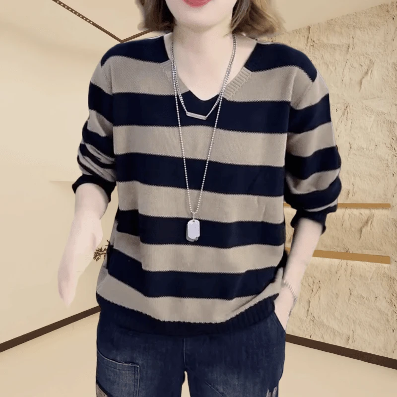 春季毛衣女洋气新款时尚显瘦条纹针织衫减龄百搭V领针织妈妈小衫