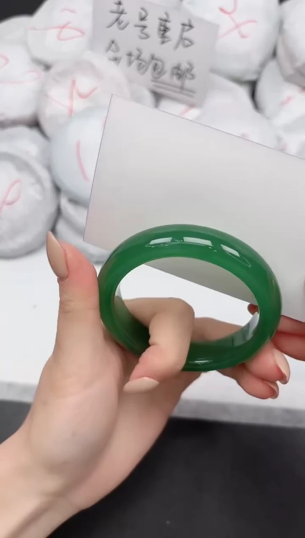 未镶嵌手镯石英质玉260/5556