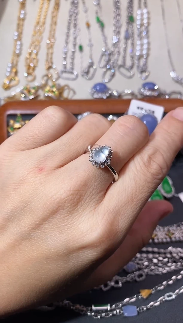 翡翠戒指18K金镶嵌戒指