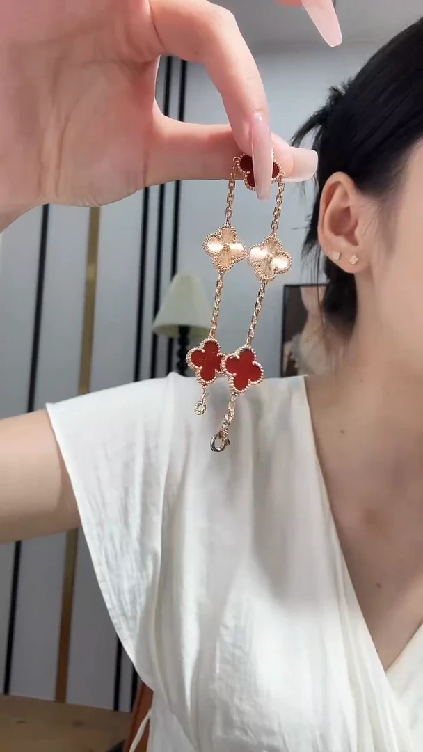 18K金镶嵌手链玛瑙/玉髓红花镭射GHJ