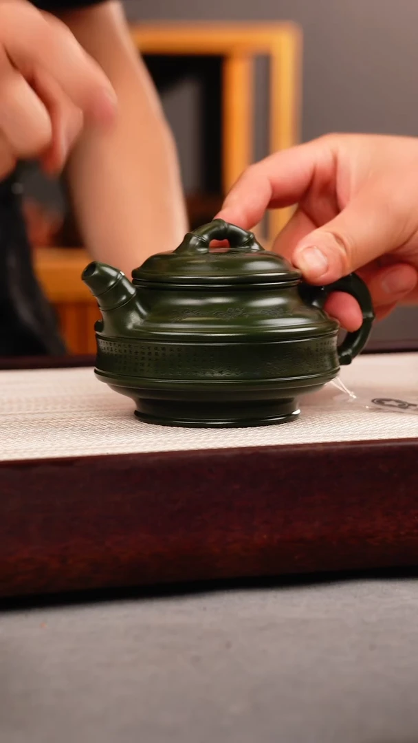 茶杯紫砂绿泥 双线竹鼓 刻绘