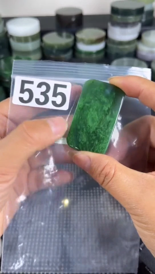 和田玉未镶嵌珠宝半成品牌子