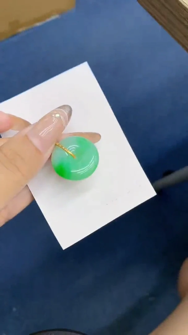 颈饰18K金镶嵌翡翠11