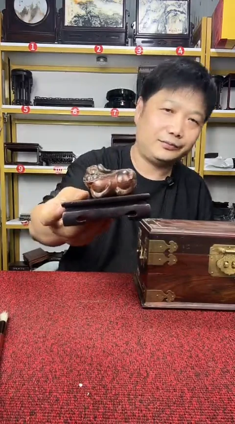 木如**生大叶紫檀底座+大红酸枝貔貅