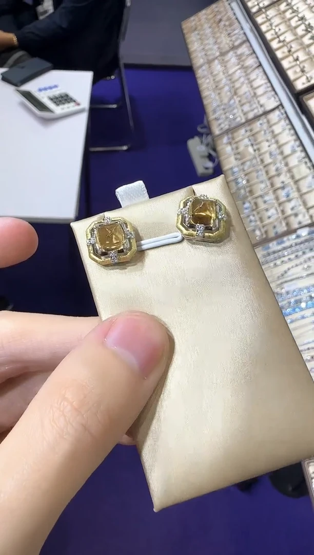 【闪购商品】黄晶耳饰银S925镶嵌6mm糖塔