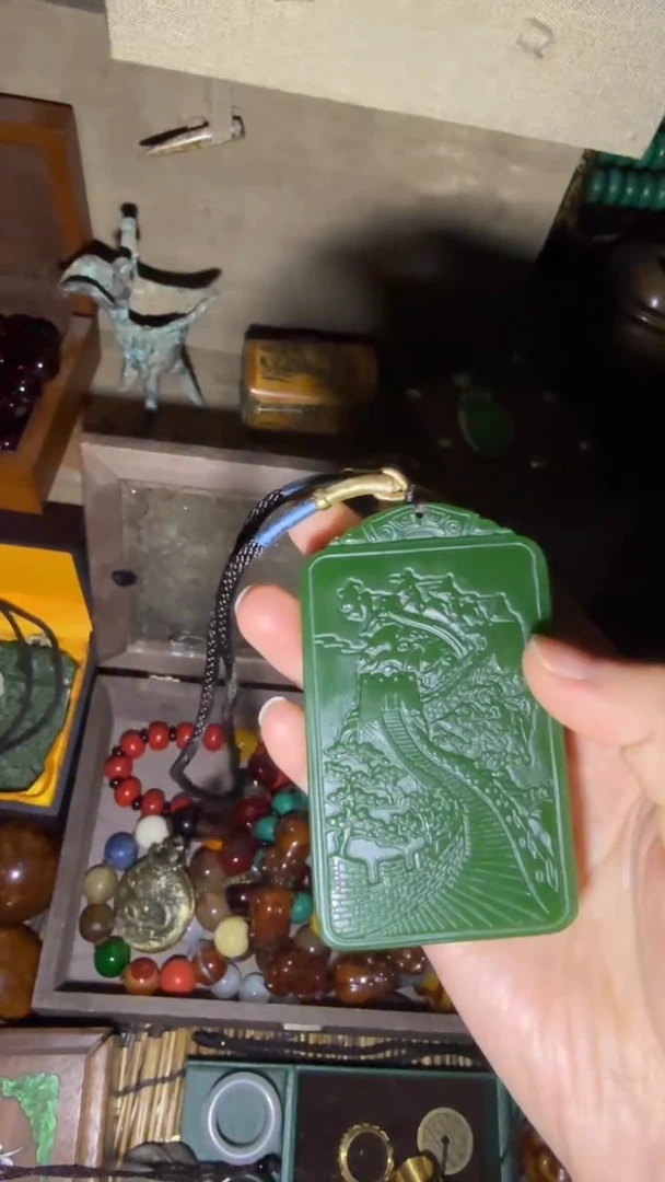 未镶嵌和田玉（碧玉）把件闪购高端商品链接