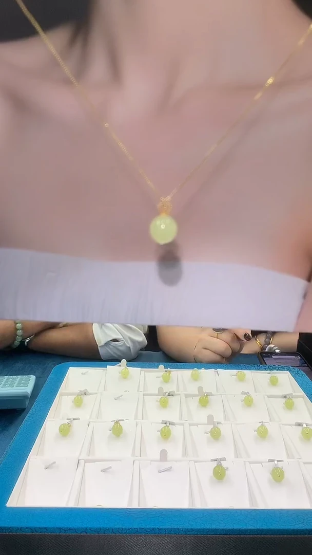 颈饰18K金镶嵌和田玉【宝石世家严选】