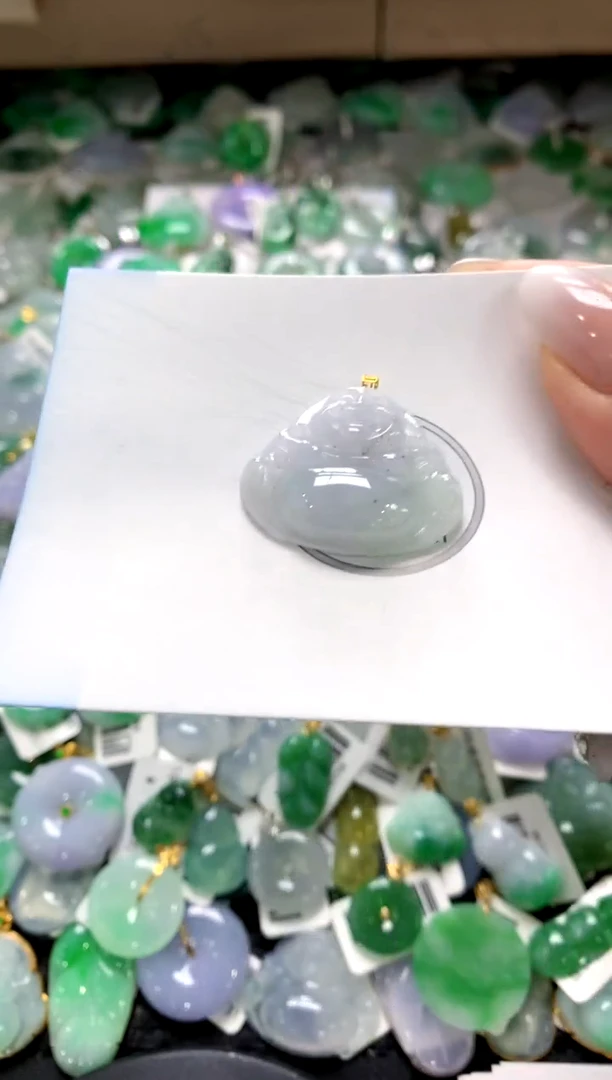 颈饰18K金镶嵌翡翠1111111111111111