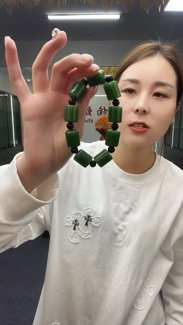 绿色桶珠手串多样性性发货一件