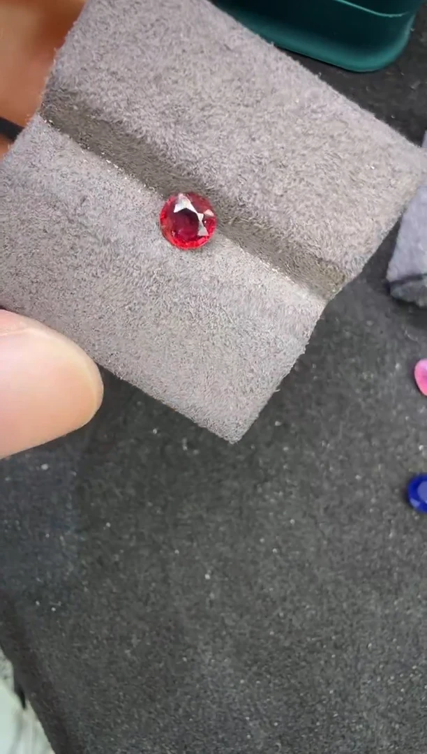 未镶嵌定制定制红宝石天然0.6克拉无烧国际证书