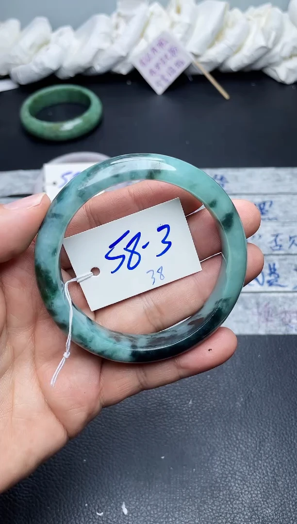 未镶嵌手镯翡翠38