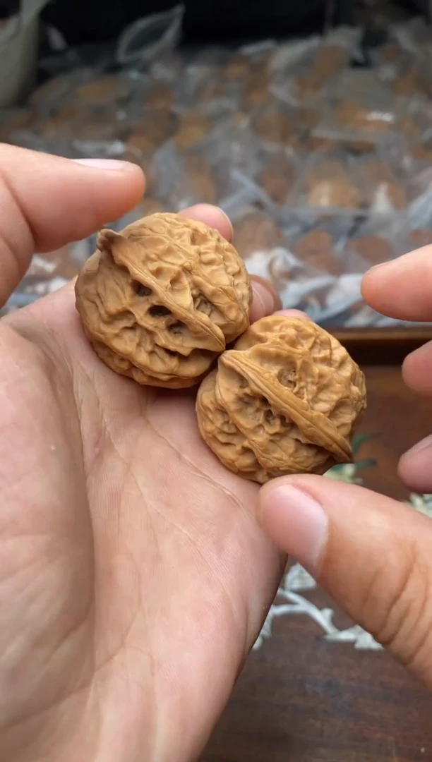 【闪购商品】文玩核桃把件A26号36尺梨木台