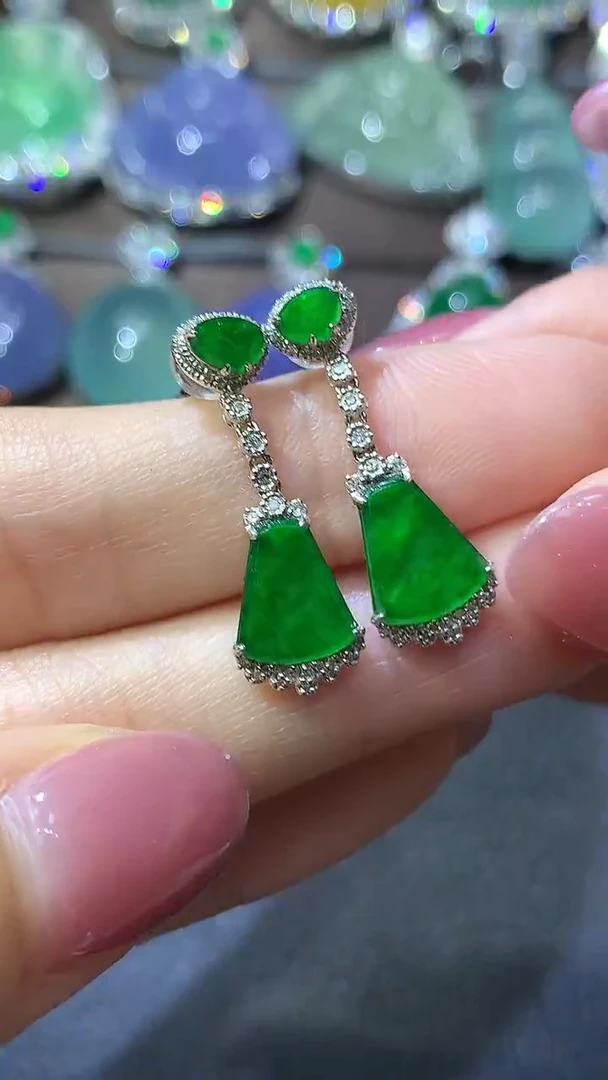 翡翠18K金镶嵌耳饰D44一对