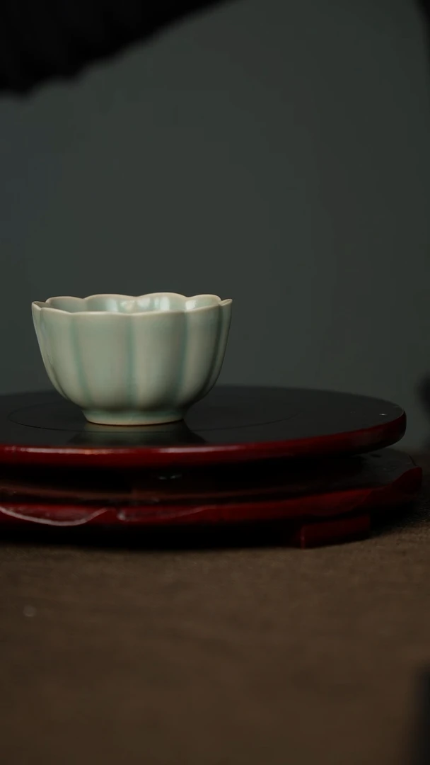 全品 莲花杯 无底款 仿古釉