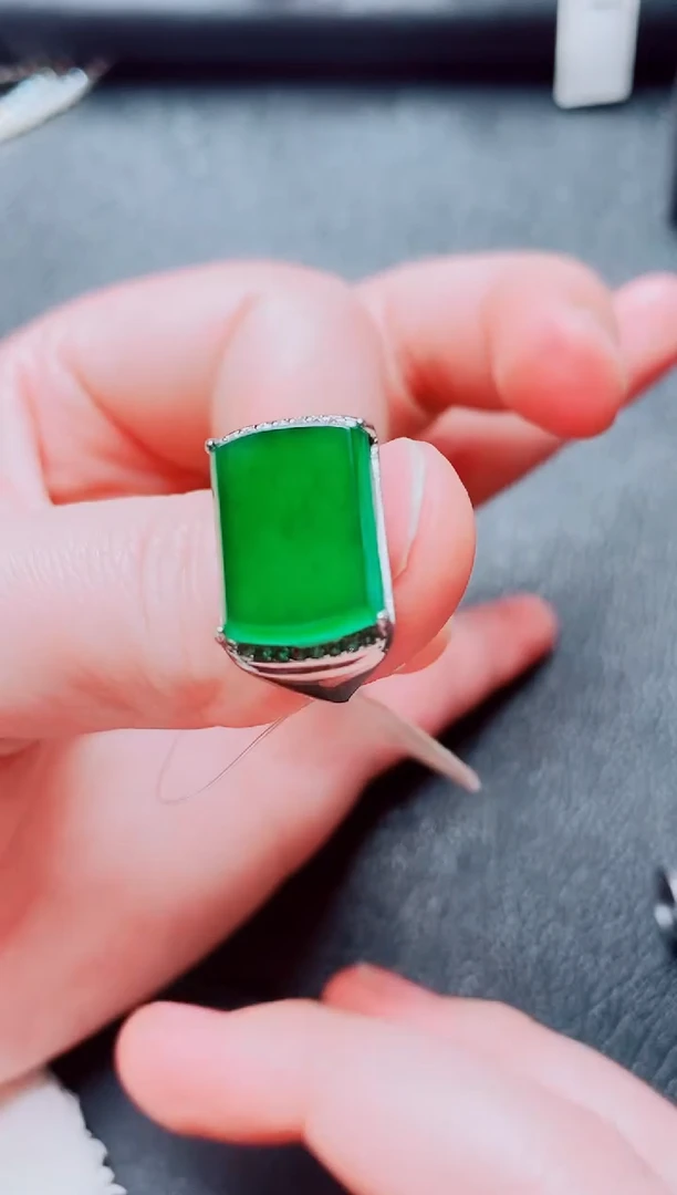 银S925镶嵌戒指翡翠111