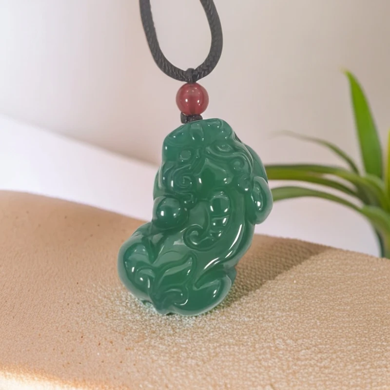 绿貔貅 吊坠 玛瑙  带礼盒 CC 537