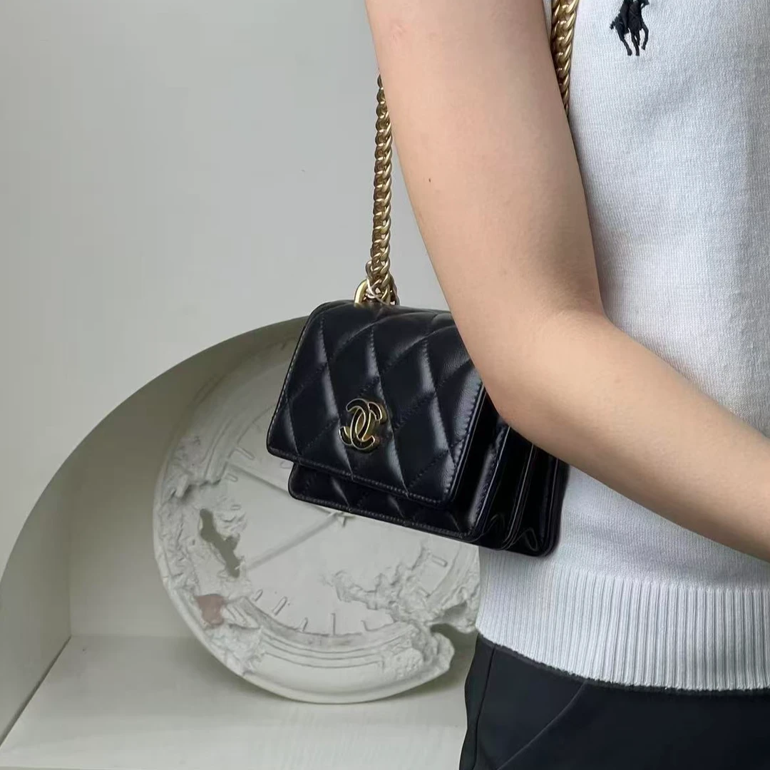 99新 Chanel/香奈儿 22p珐琅扣woc链条包黑金羊/甄选