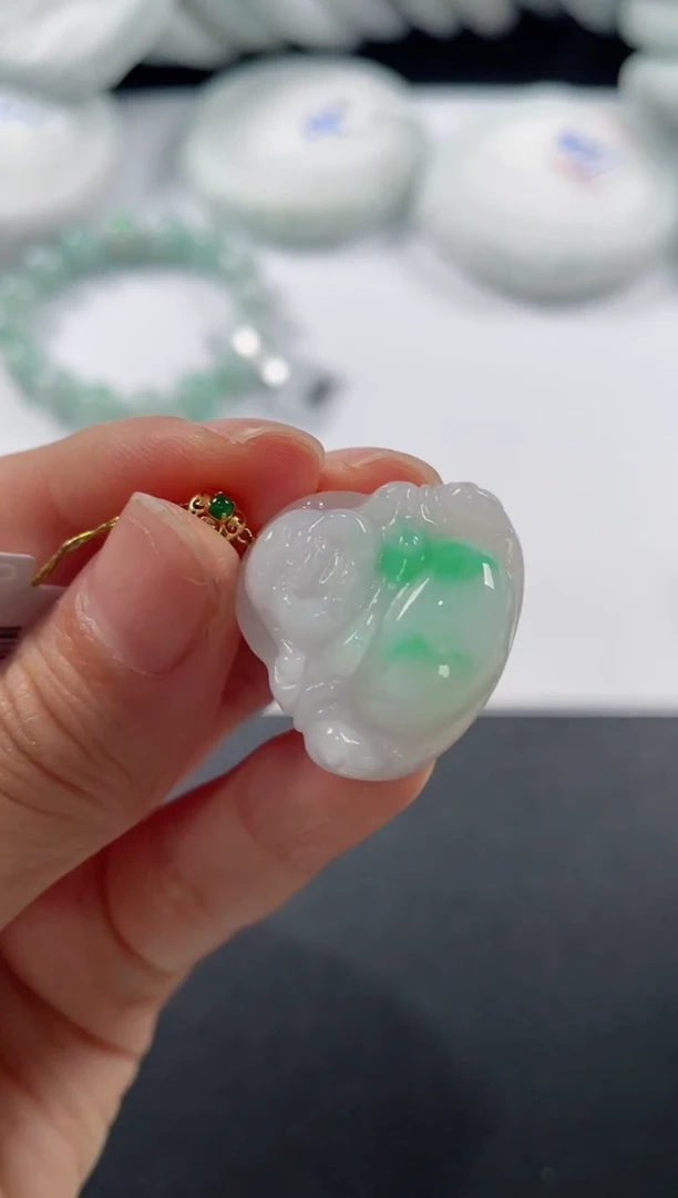 颈饰18K金镶嵌翡翠基地发货H 3992