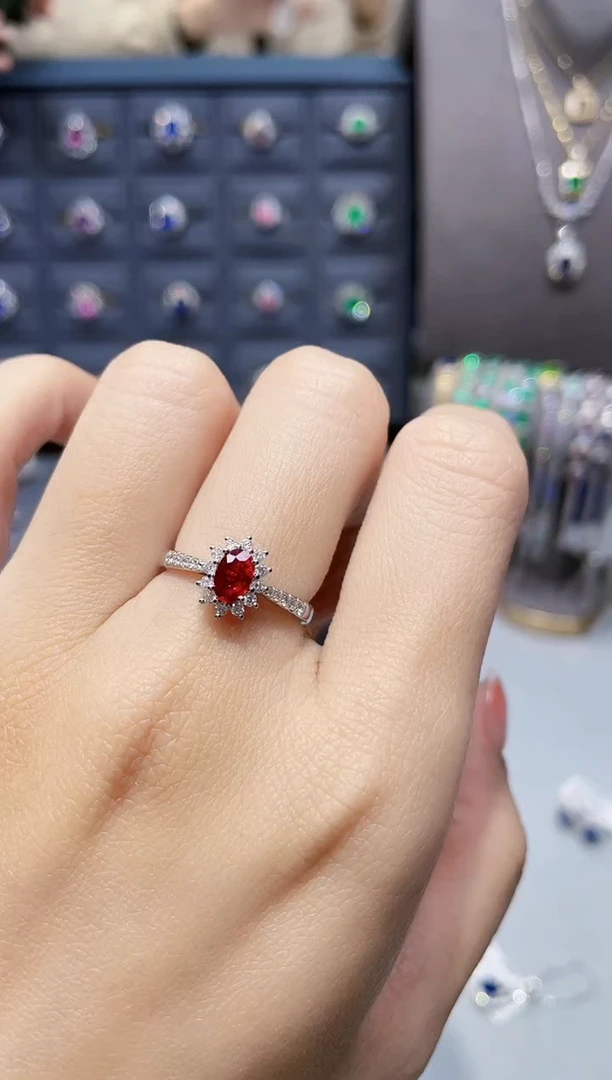 【闪购商品】红宝石戒指18K金镶嵌0.52克拉/无烧 鸽血红