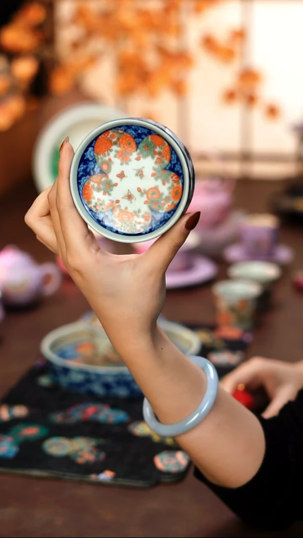 陶栖堂青花红绿彩盖置