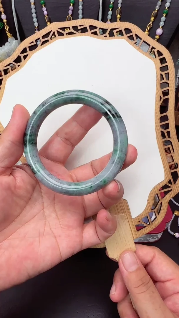 颈饰未镶嵌翡翠手镯5958