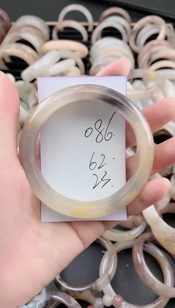 未镶嵌手镯石英质玉（金丝玉）086