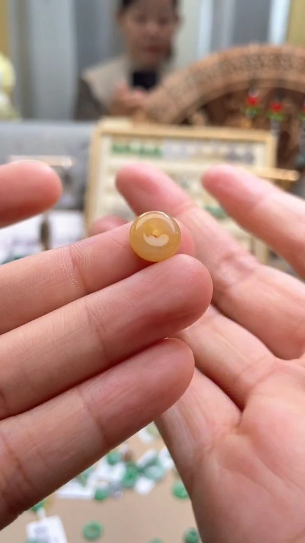 【闪购商品】翡翠颈饰未镶嵌平安扣