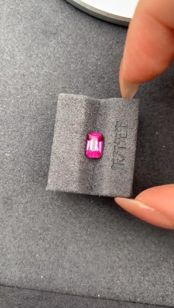 裸石彩色蓝宝石1.5ct天然粉蓝宝 定制 fc