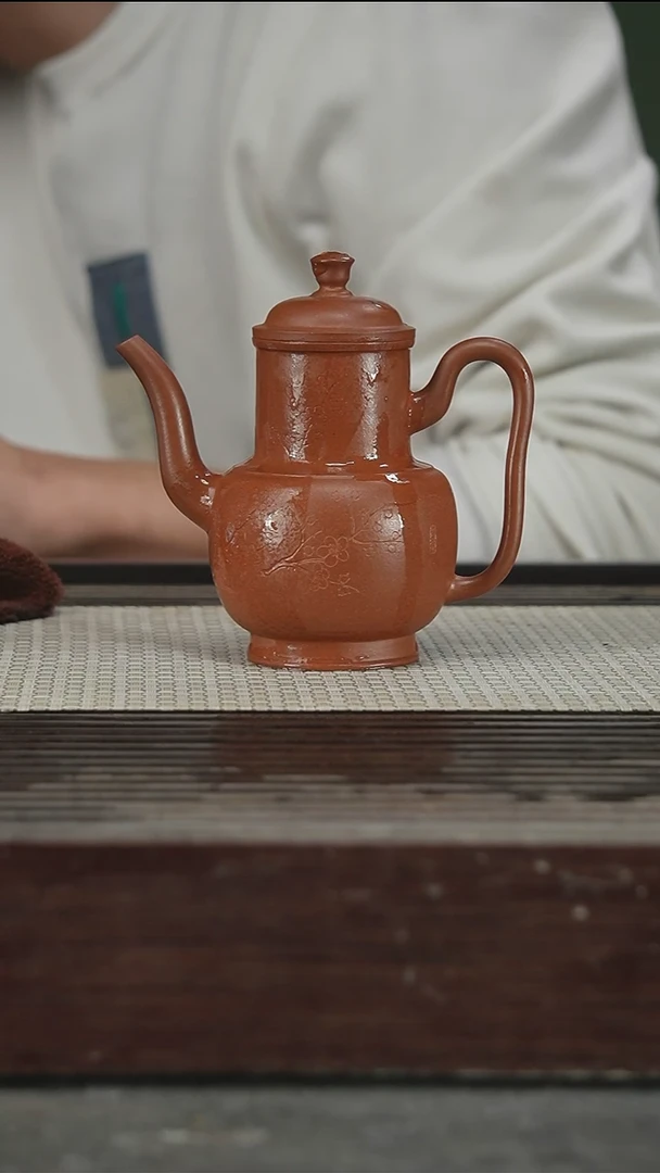 茶壶紫砂高工，带证200CC128号