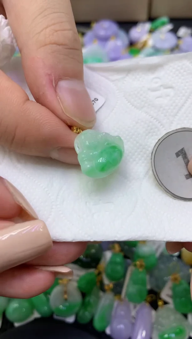 颈饰18K金镶嵌翡翠天然缅甸翡翠A货