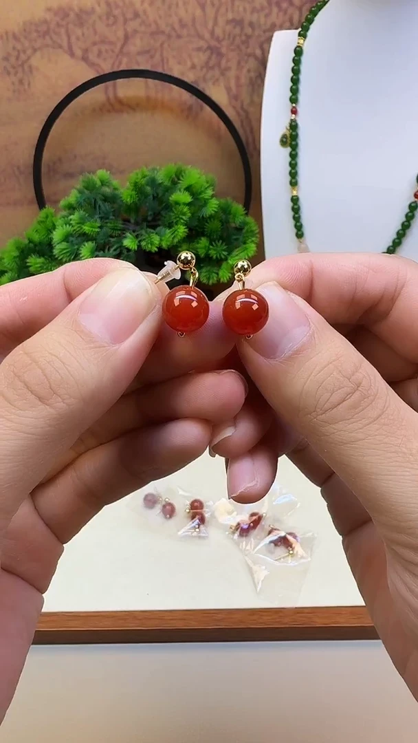 14K金镶嵌南红玛瑙耳饰E198