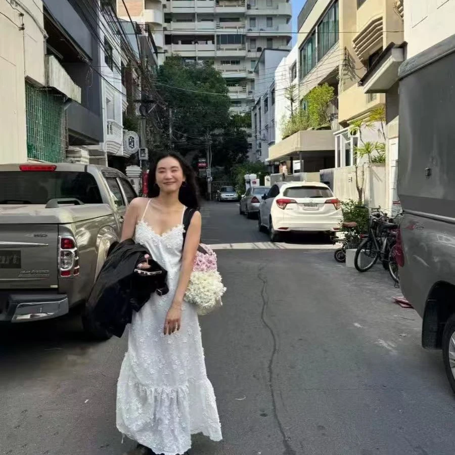 1173春夏白月光 重工花瓣褶皱吊带裙