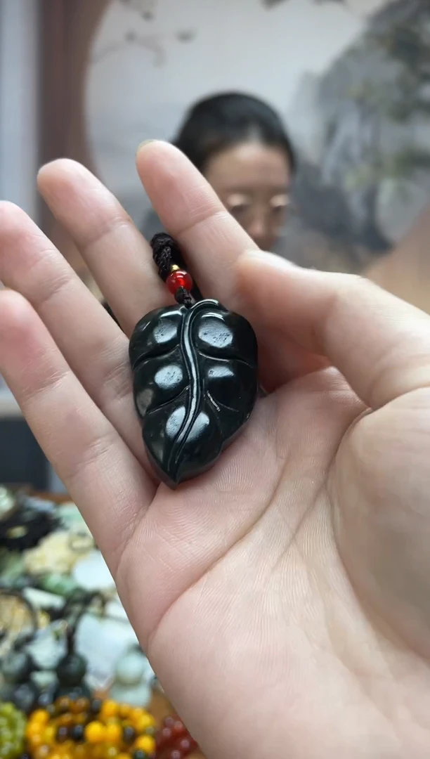 未镶嵌岫玉吊坠·