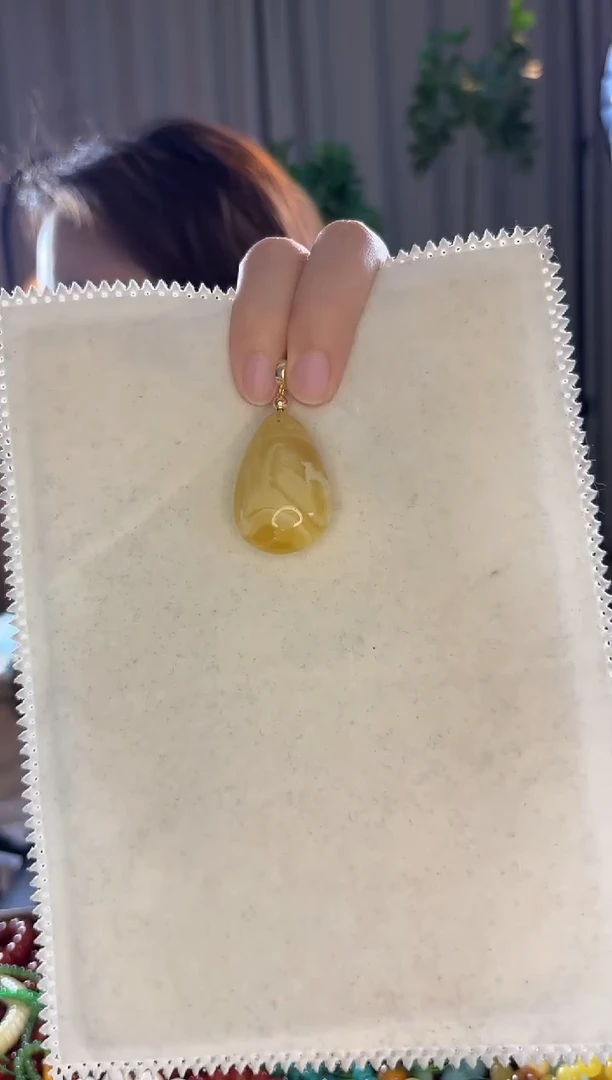 未镶嵌颈饰蜜蜡蜜蜡水滴吊坠