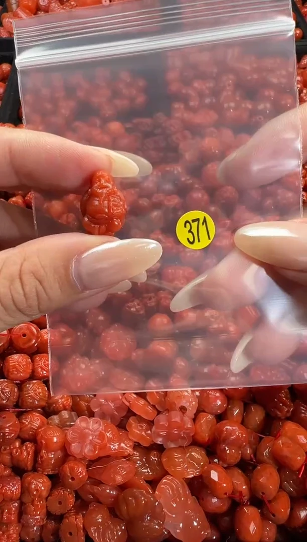 颈饰未镶嵌南红玛瑙1