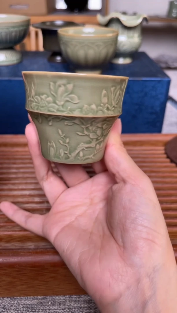 瓷器耀州窑折腰玉兰杯   微瑕