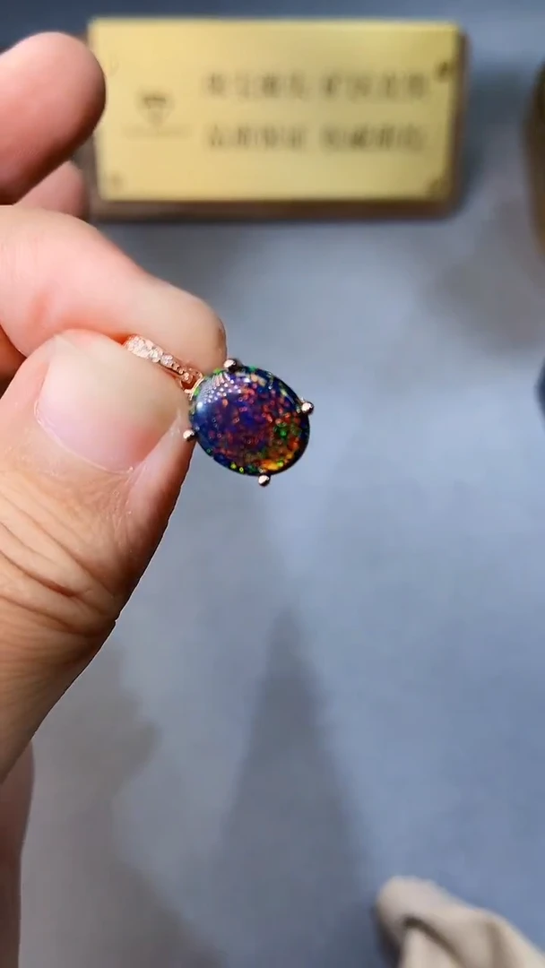 【闪购商品】欧泊颈饰银S925镶嵌35444