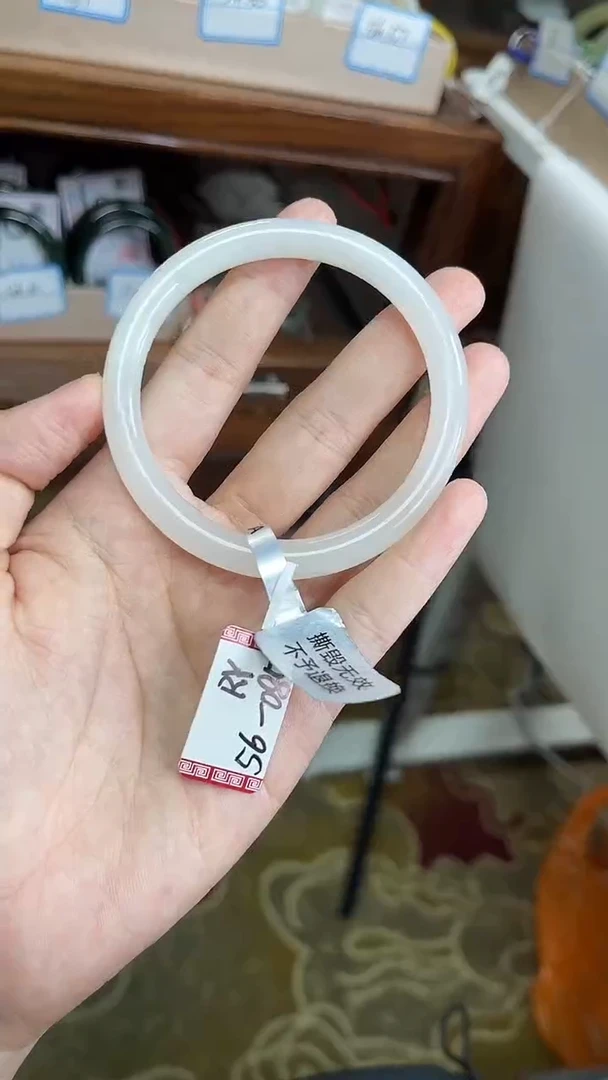 未镶嵌手镯和田玉56