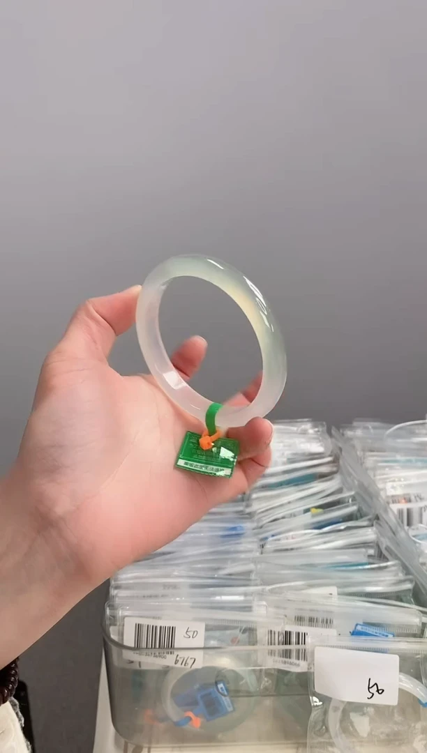 【闪购商品】玛瑙/玉髓手镯未镶嵌62圈