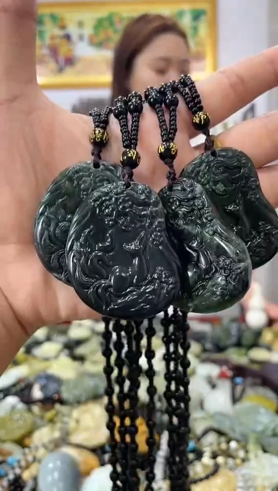 岫玉未镶嵌吊坠多样性发货发其中一件