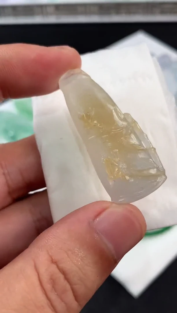 未镶嵌定制翡翠心***鱼翡翠