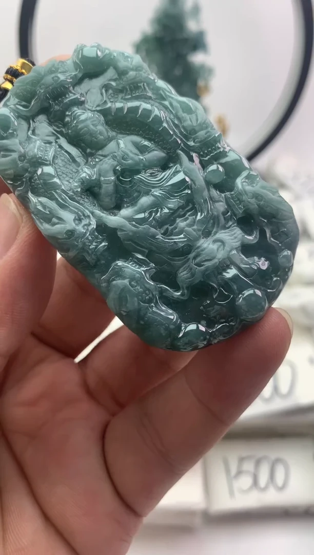 翡翠未镶嵌颈饰大势至1