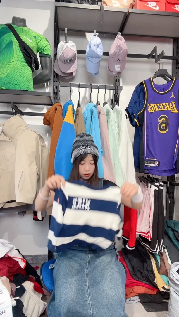 1483  编码 瑕疵款直播间过款为准 尺码 100