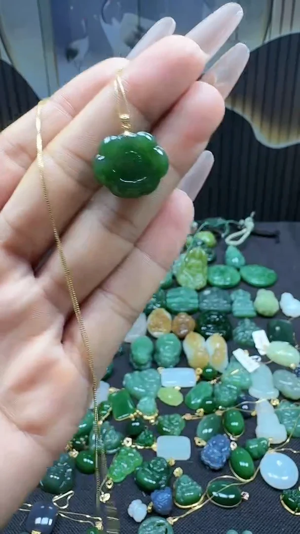 和田玉18K金镶嵌吊坠(不含链)1