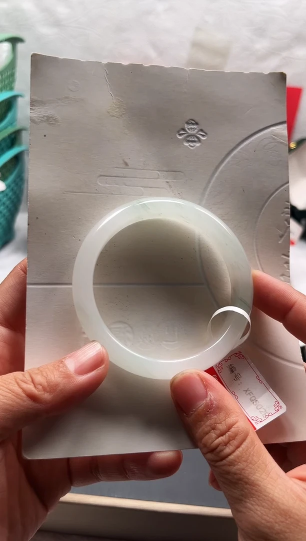 未镶嵌手镯石英质玉XFQS028